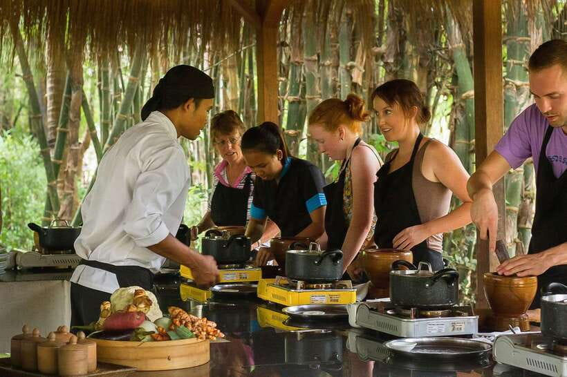 Siem Reap: Cambodian Desserts Cooking Lesson with Tastings - The tuk-tuk pickup keeps the plan easy