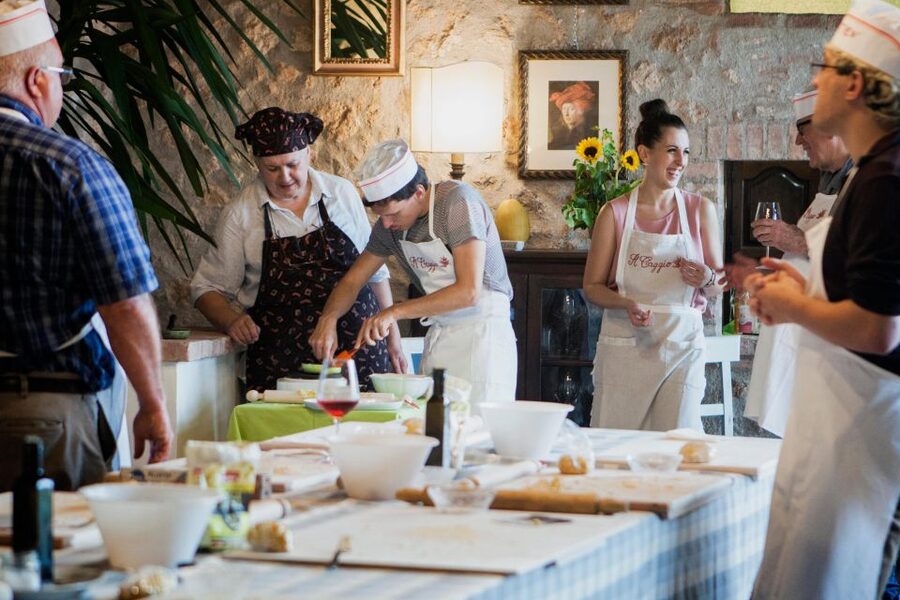 Siena countryside: cooking class in a real Tuscan farmhouse - Arriving at Agriturismo Il Caggio near Siena