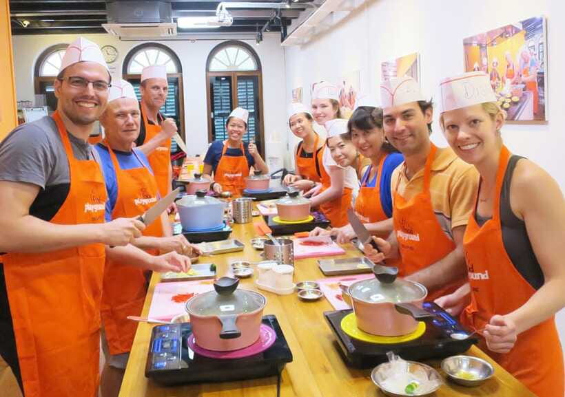Singapore: Hands-on Cooking Class with Cultural Immersion - Choosing the Right Day and Menu