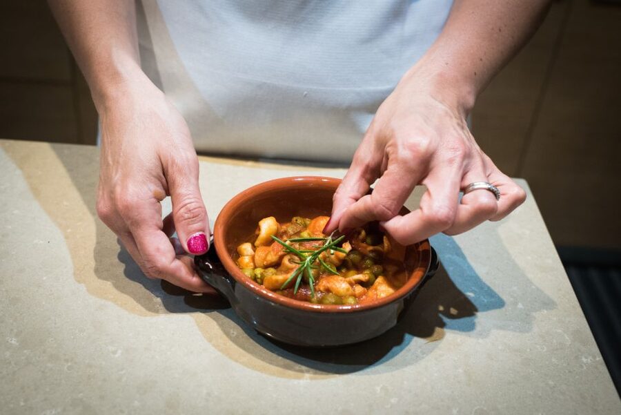 Siracusa: Authentic Cooking Class at a Local's Home - Should you book this Siracusa cooking class?