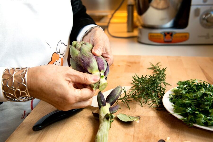 Siracusa: Authentic Cooking Class at a Local's Home - Learning from family cookbooks and a patient host