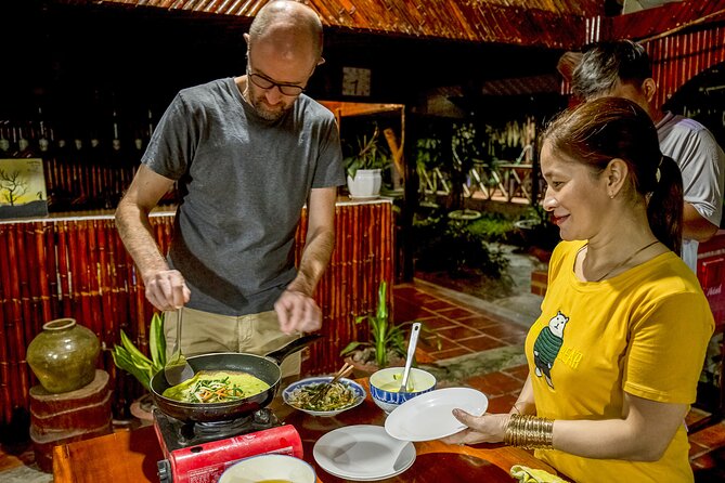 Small-group 2-Day Mekong Delta: Floating market, Cooking Class... - The guide and group size shape the experience