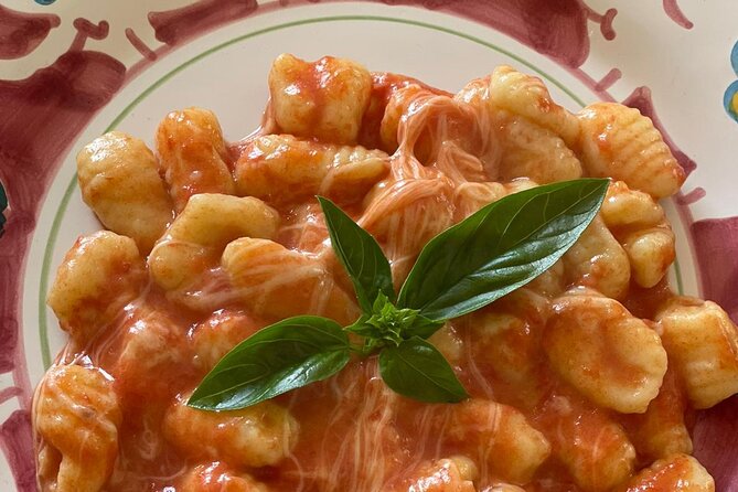 Small-Group Cooking Class in Positano: Gnocchi, Tiramisù & Drinks - What arrives at the table besides your gnocchi