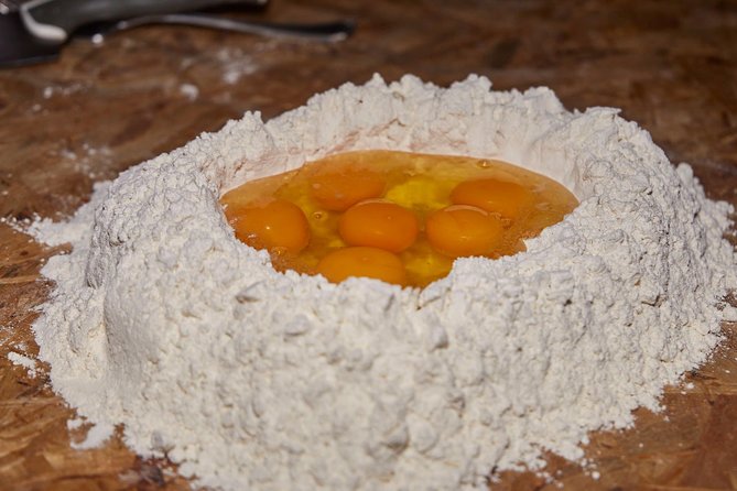 Small Group Cozy Cooking Class in a Typical Milanese Home. - Arriving at Via Tortona 19