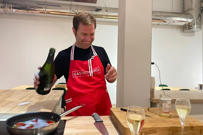 Small-group Immersive Basque Cooking Class in Bilbao with Open Bar - Getting there from central Bilbao or the port