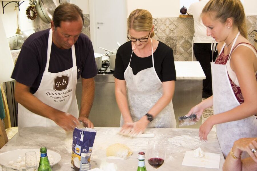 Sorrento: Authentic Local Cooking Class and Meal - Making a pasta course from scratch