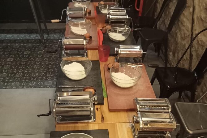 Sorrento: Pasta and Tiramisu Cooking Class with Lunch and Wine - Making ravioli and tiramisu