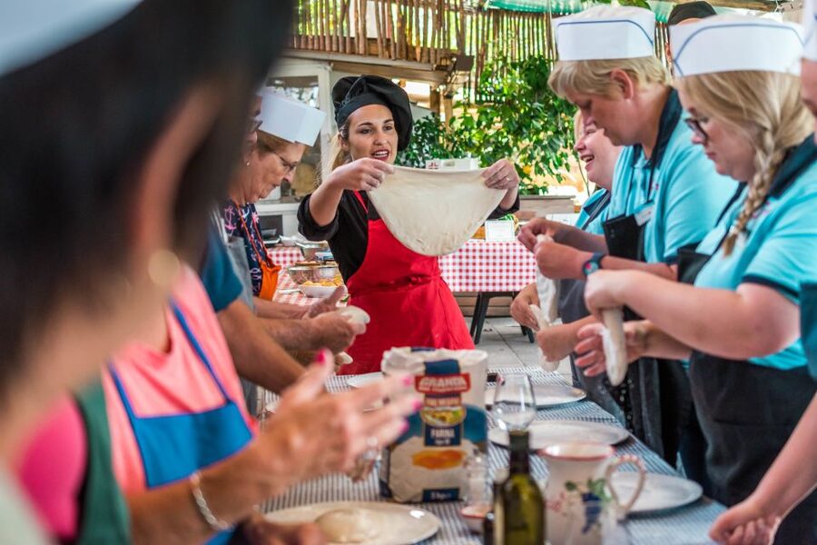 Sorrento: Pizza Making Class at Tirabusciò Cooking School - Lunch in the courtyard with wine and tiramisu
