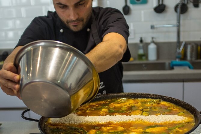 Spanish Cooking Class and Dinner in Seville - The first lesson: sofrito, the Spanish flavor base