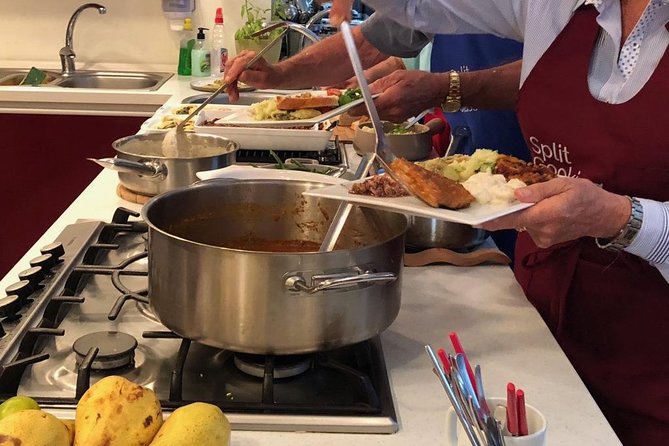 Split Cooking Class - The shared lunch and local drinks
