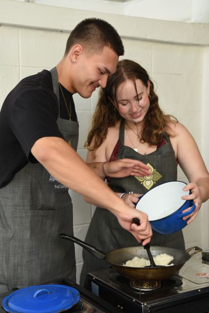Sukhumvit: Hands-on Thai Cooking Class & Market Tour in BKK - Dietary requests and substitutions