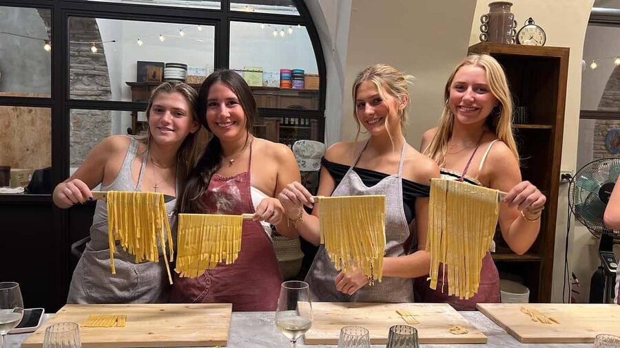 Super Fun Pasta and Gelato Cooking Class by the Vatican - Finding the Holy Pizza meeting point near the Vatican