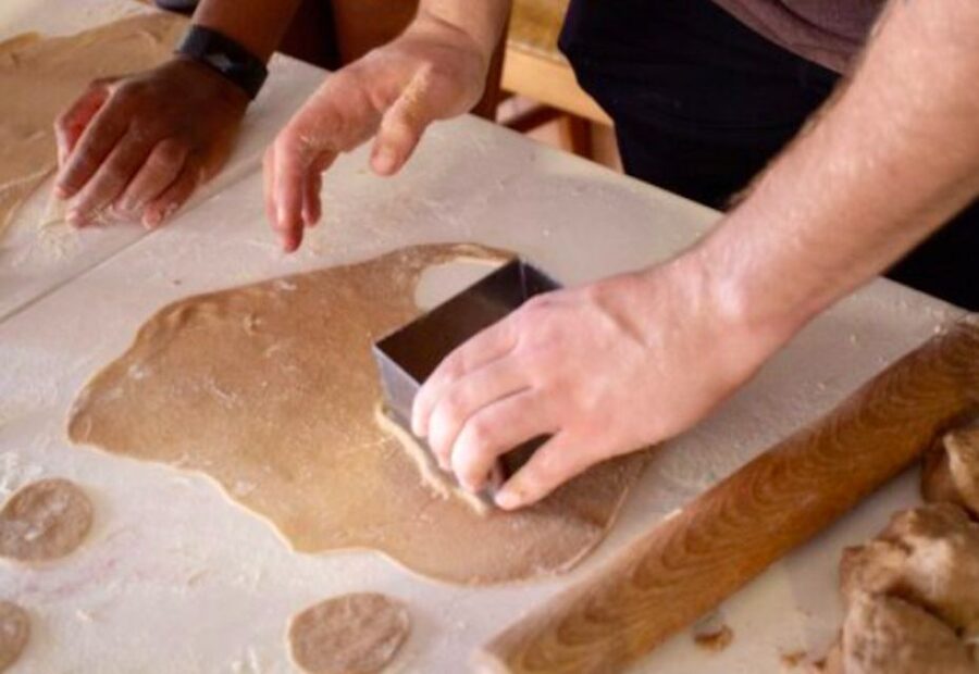Syracuse: Sicilian Street Food Hands-On Cooking Class - Making cannoli and ending with a Sicilian dessert