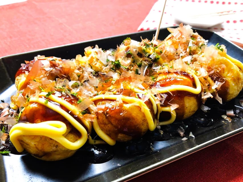 Takoyaki cooking experience in Kabukicho, Shinjuku - Taste, toppings, and the best way to eat it