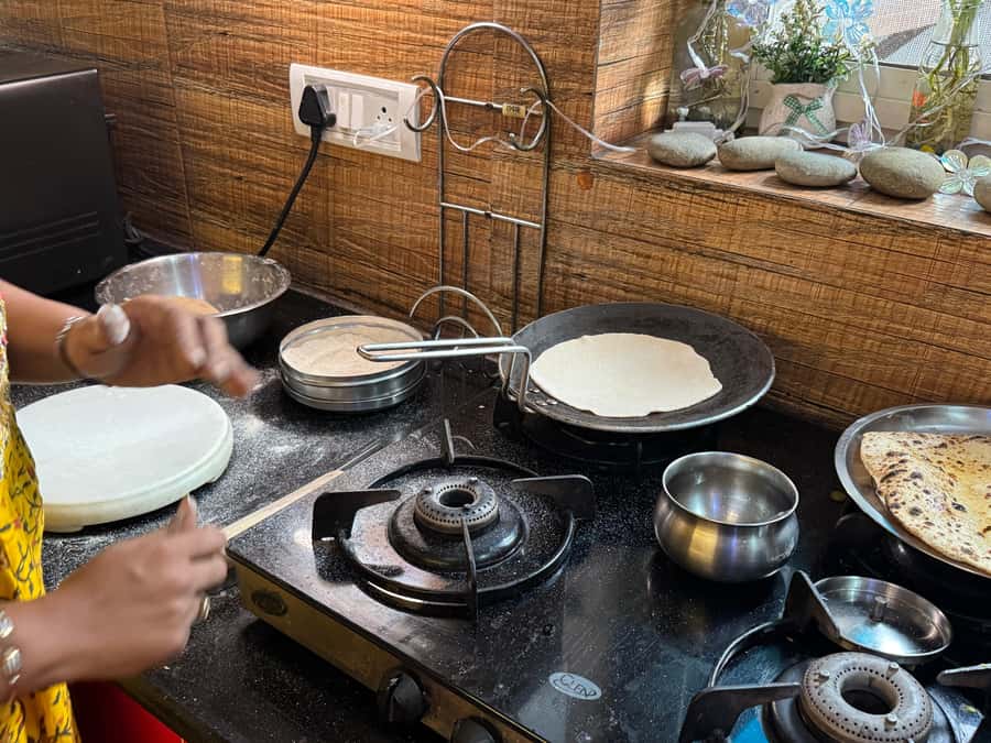 Talk & Enjoy with Delhi locals at their home while Cooking - Cooking a three-course vegetarian meal