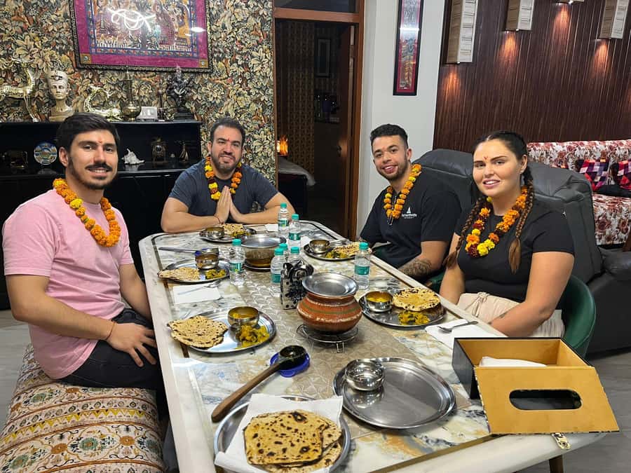 Talk & Enjoy with Delhi locals at their home while Cooking - Timing your visit around Delhi