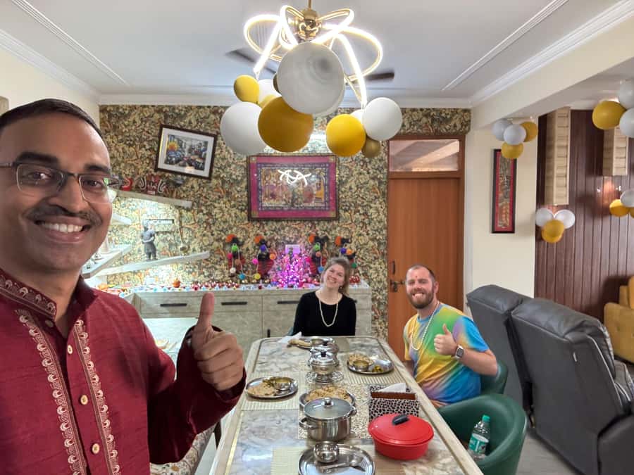 Talk & Enjoy with Delhi locals at their home while Cooking - Learning Hindi before the cooking starts