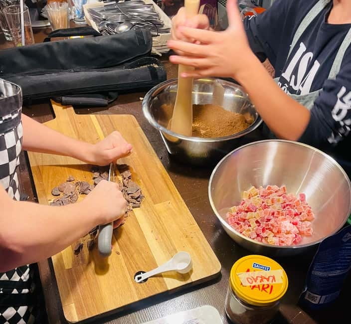 Tallinn old town: Estonian Cuisine Cooking Class - Eating together around the table