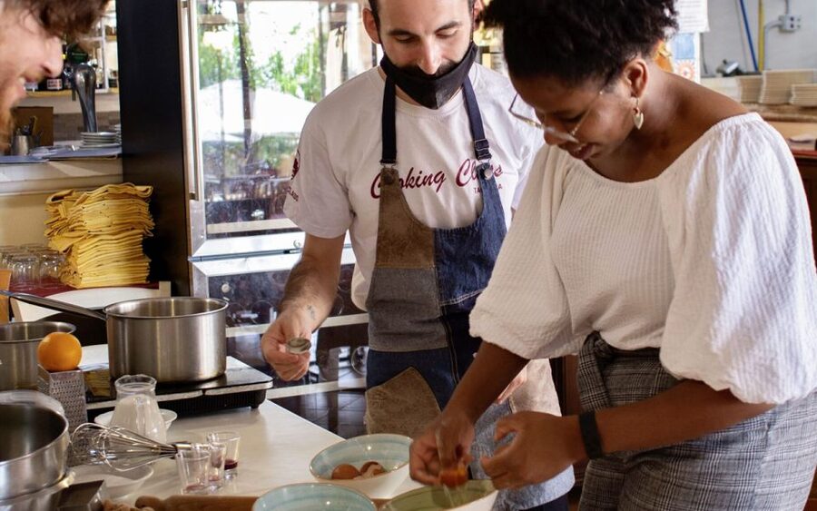 Taormina: Cannolo Cooking Class with Completion Certificate - Why the chefs make the difference