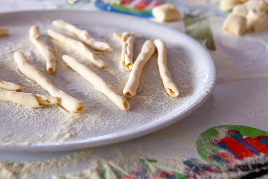 Taormina: Sicilian Cooking Class & Market Tour - Coffee, recipes, and a kitchen lesson with Paolo