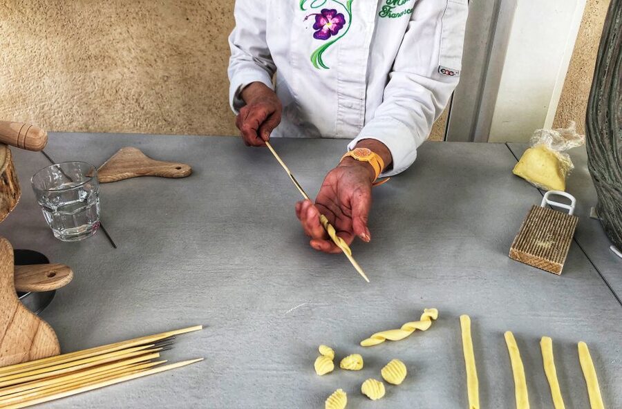 Taormina: Sicilian Cooking Class & Market Tour - How the experience works for different types of cooks