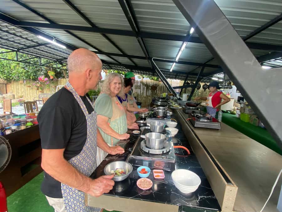 Thai Cooking Class with Market & Garden Tour - Morning lunch or afternoon dinner?