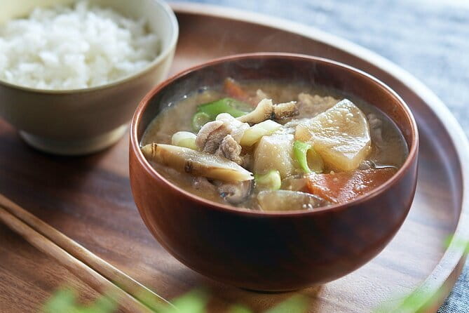 Tokyo: Night Cooking Class: 5 Home-Cooked Japanese Dishes - A small group makes the evening more personal