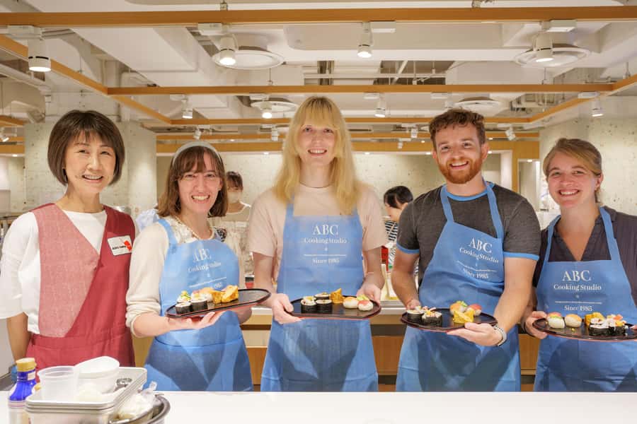 Tokyo: Tsukiji Market Walking Tour & Sushi Cooking Class - The important Tsukiji distinction
