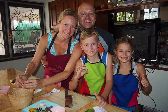 Tomyumthai Cooking Class in Chiang Mai - What the teaching style is like