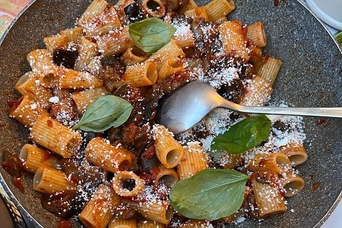 Traditional Bolognese Cooking Class in Bologna with Giovanna S - Starting on Via Santo Stefano