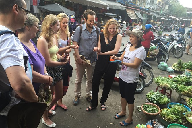 Traditional Cooking Class with Basket Boat Ride and market Tour - Vegetarian and family arrangements