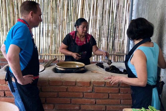 Traditional Cooking Class with Minerva Lopez - The corn stop and the ride to Minerva’s home