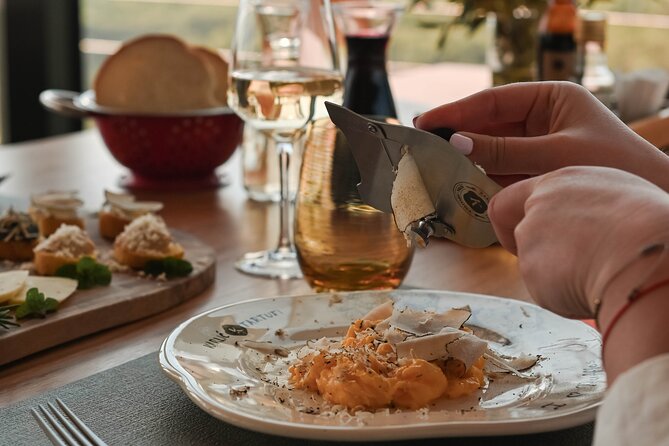Truffle hunting & cooking tour - Starting with the museum and local truffle story