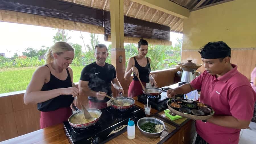 Ubud: Cooking Class with Transfers and Optional Market Visit - Learning the spice paste and cooking methods