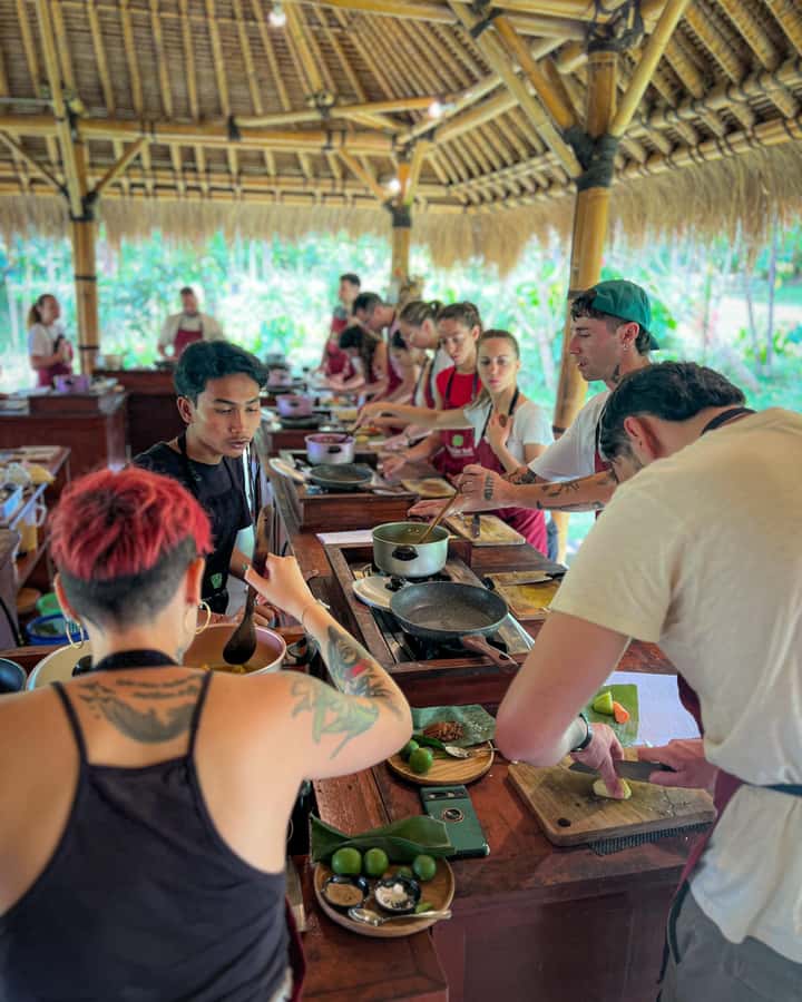 Ubud: Organic Farm Harvest, Bali Cooking Class by Pemulan - Key points to know before booking