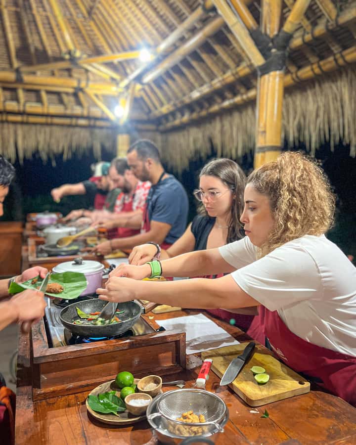 Ubud: Organic Farm Harvest, Bali Cooking Class by Pemulan - The morning market: shopping with a purpose
