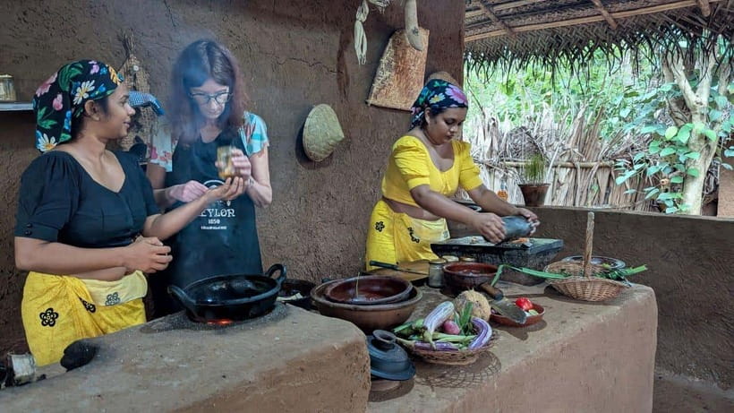 Udawalawe: Farm to Table Cooking & Authe: Village Experience - Picking vegetables from the garden