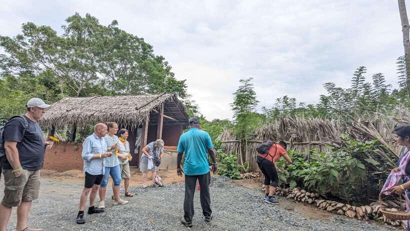 Udawalawe: Farm to Table Cooking & Authe: Village Experience - The traditional kitchen and the women who teach you