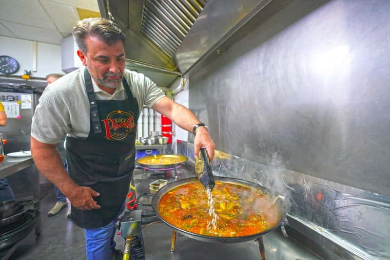 Valencia: Traditional Paella Cooking Class and Dinner - Entering Valencia’s paella kitchen