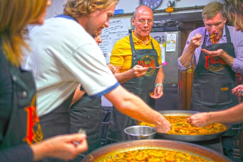 Valencia: Traditional Paella Cooking Class and Dinner - Cooking the paella, one stage at a time