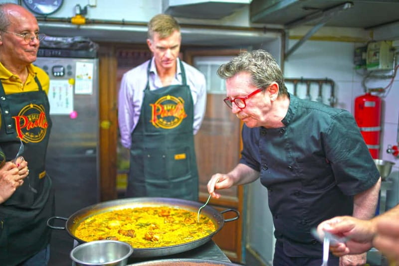 Valencia: Traditional Paella Cooking Class and Dinner - Snacks, tapas, and homemade sangria