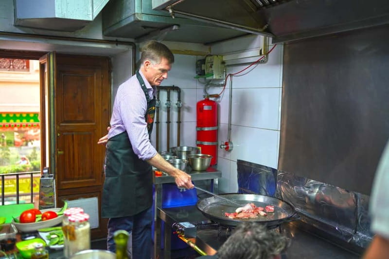 Valencia: Traditional Paella Cooking Class and Dinner - What the teaching is really like