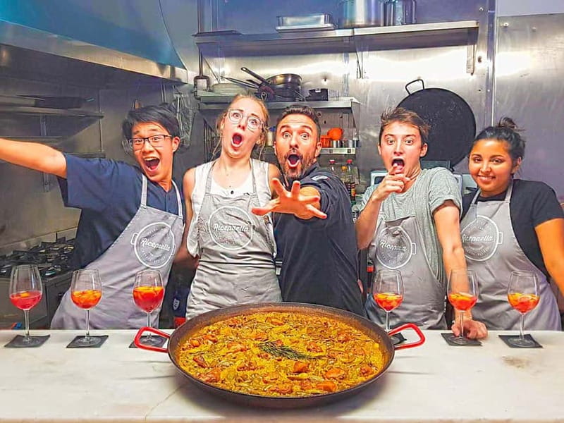 Valencia: Traditional Paella Cooking Class and Dinner - Fresh ingredients and Valencian food traditions