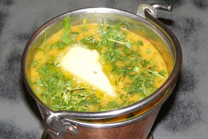 Veg and Non veg : Private Cooking Class in Delhi home (7 meal) - Building the curry and dal