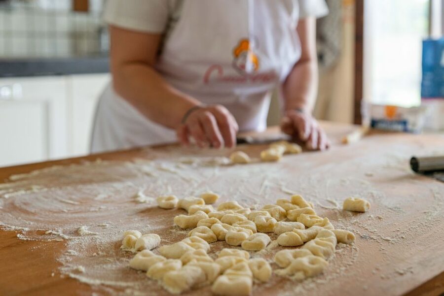 Venice: Pasta and Tiramisu Cooking Class at a Local's Home - Key points at a glance
