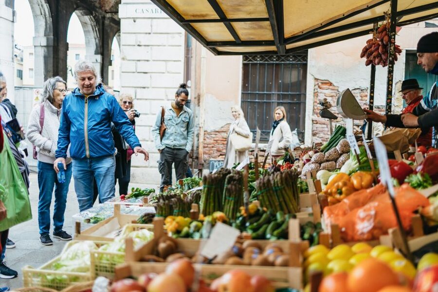 Venice: Rialto Market Tour, Cooking Class, and Lunch - Timing, meeting points, and practical concerns