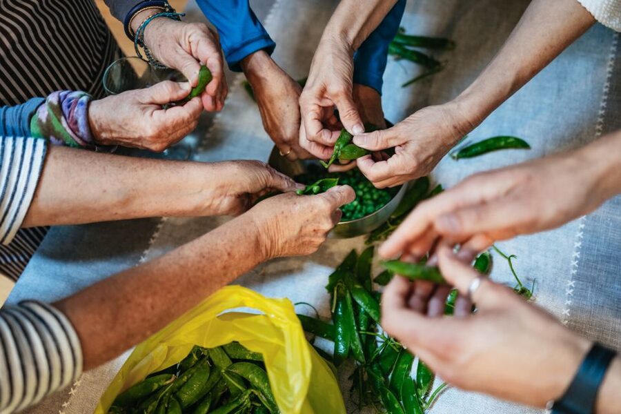 Venice: Rialto Market Tour, Cooking Class, and Lunch - The walk from Rialto to the chef’s home