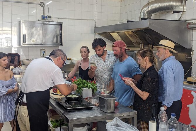 Visit of the Ortigia market and cooking class of typical dishes - Who should book this Sicilian food experience?