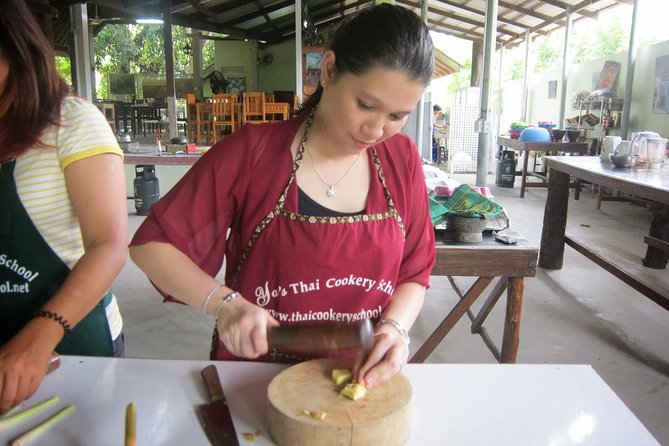 Ya Thai Cookery School Class in Krabi - Choosing Ingredients Before You Cook